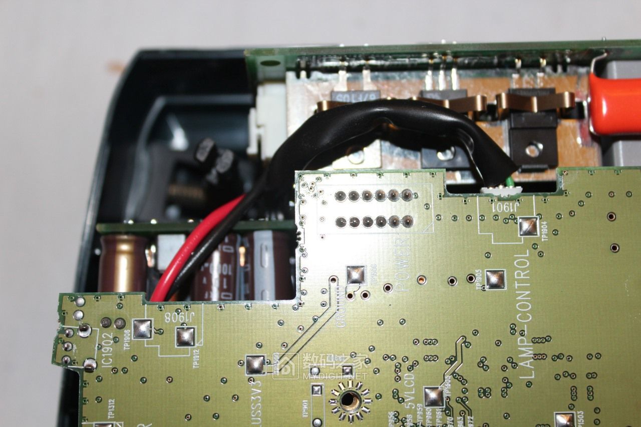 都是钽电容惹的祸：拆修宝施玛（Proxima）3LCD投影机三无故障