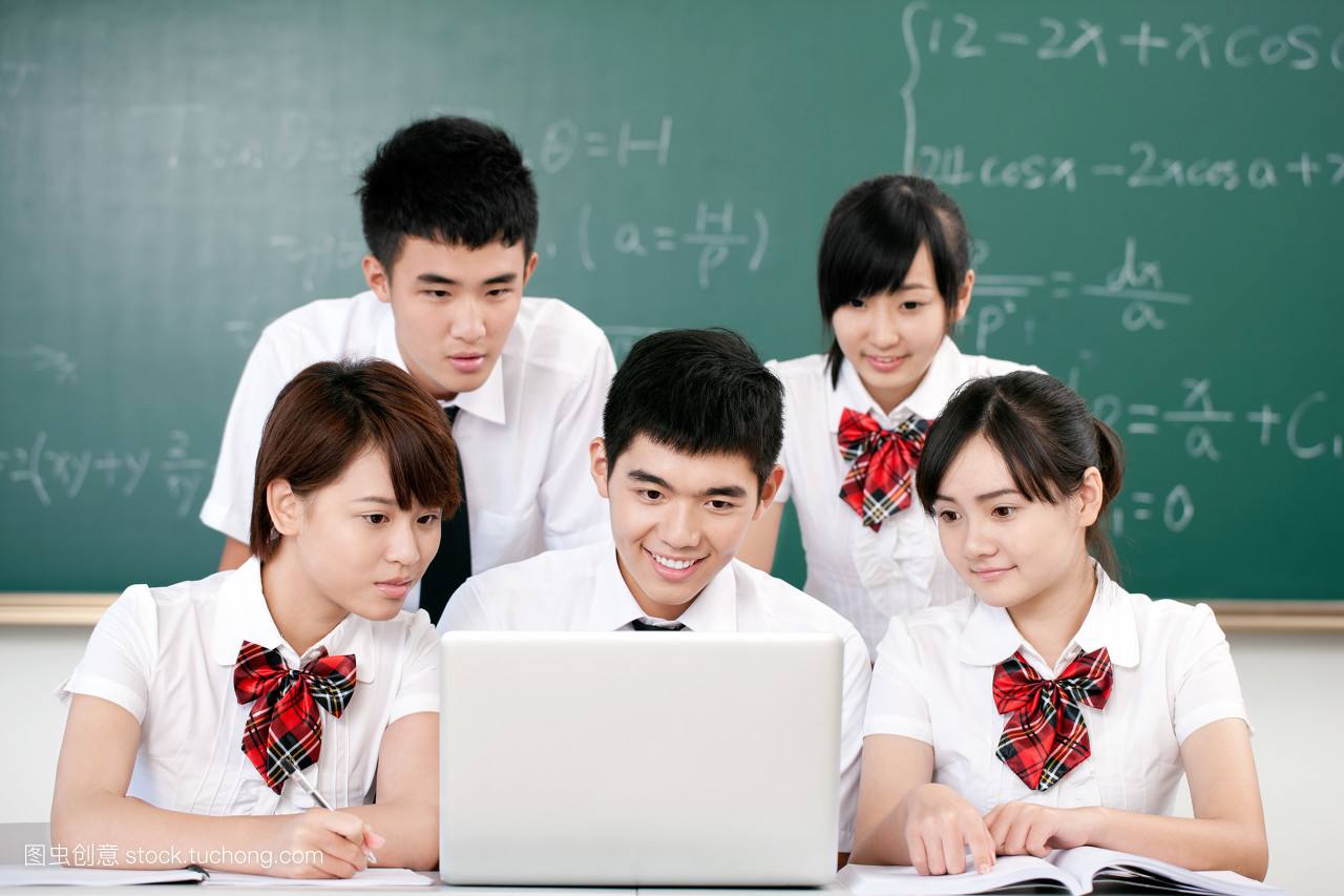 修“三观”,做“美人”____高三*旗国**下的讲话