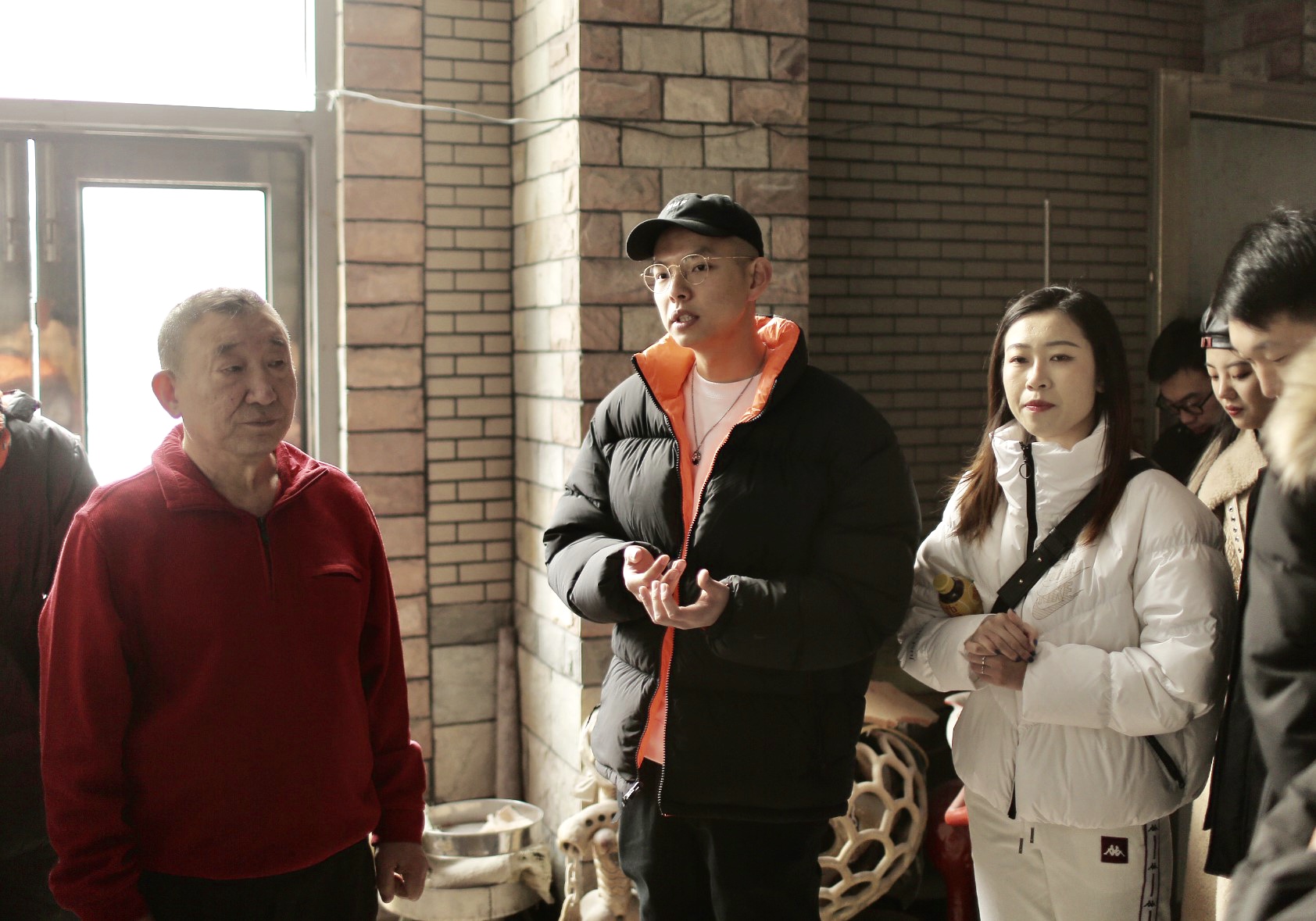 大连工业大学艺术设计学院研究生,大连邢良坤陶艺馆