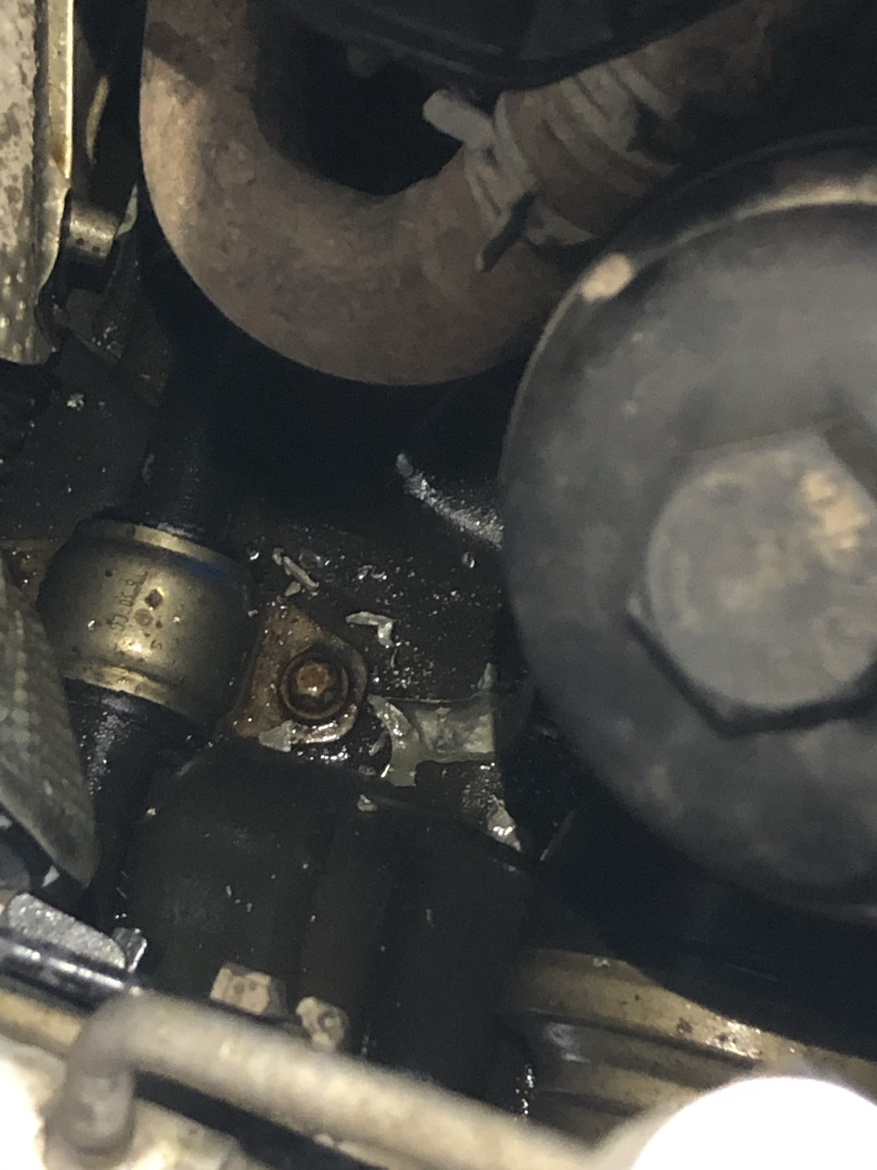 奔驰GLA正常行驶突然爆缸，质量问题频发的奔驰将走向何方？