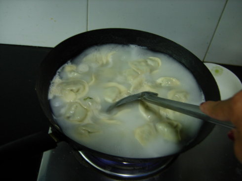 茴香馅饺子怎么做才简单好吃,茴香馅的素饺子怎样做才好吃