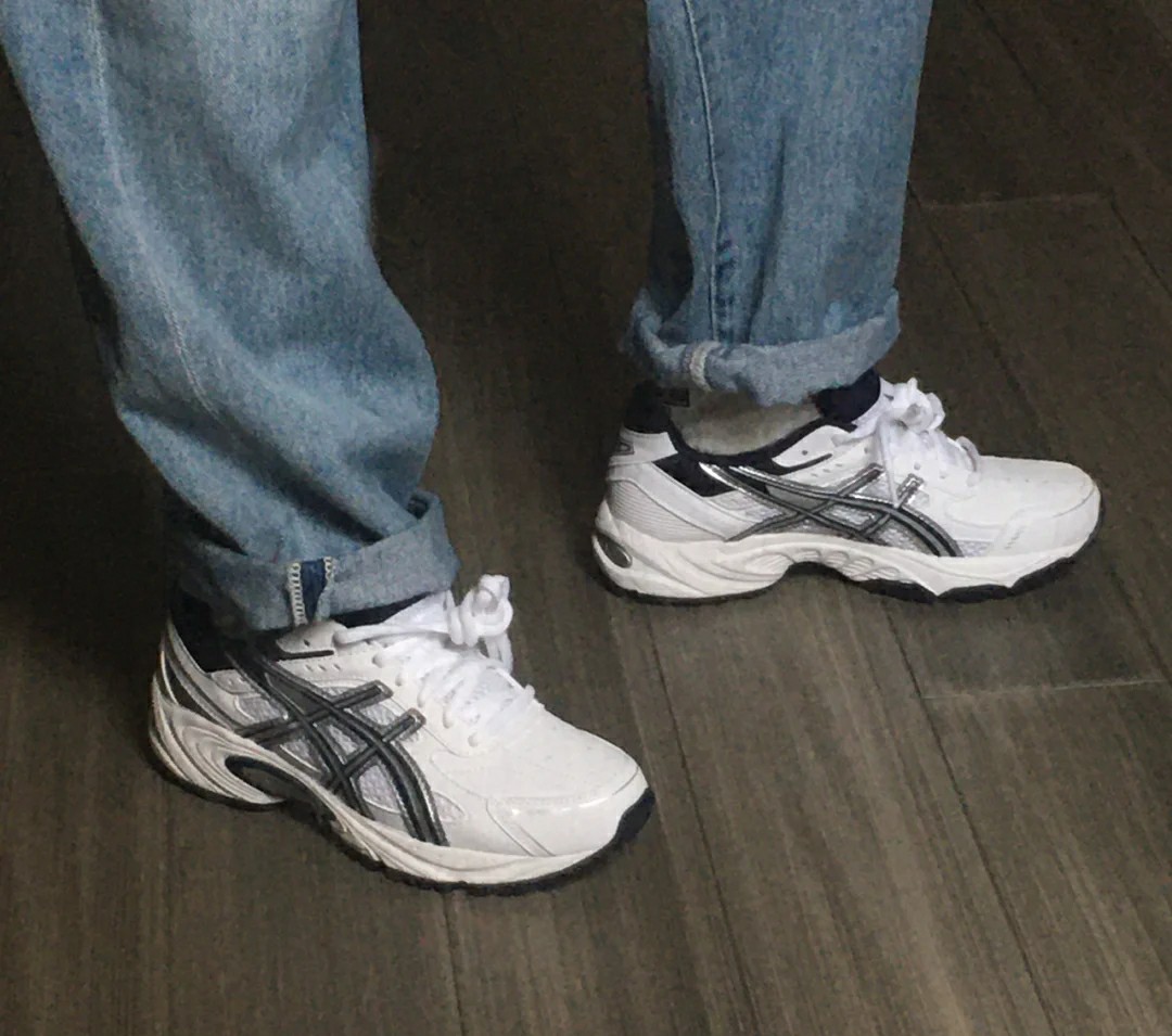 亚瑟士公认的最好的一款慢跑鞋,口碑最好的缓震跑步鞋亚瑟士