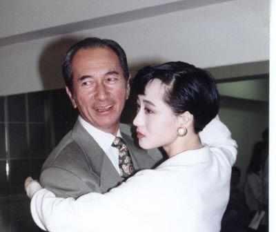 李连杰和利智最近状况,李连杰娶利智港媒评论