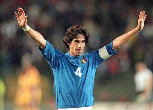 从节拍器到司令塔——近三十年策划型后腰的发展