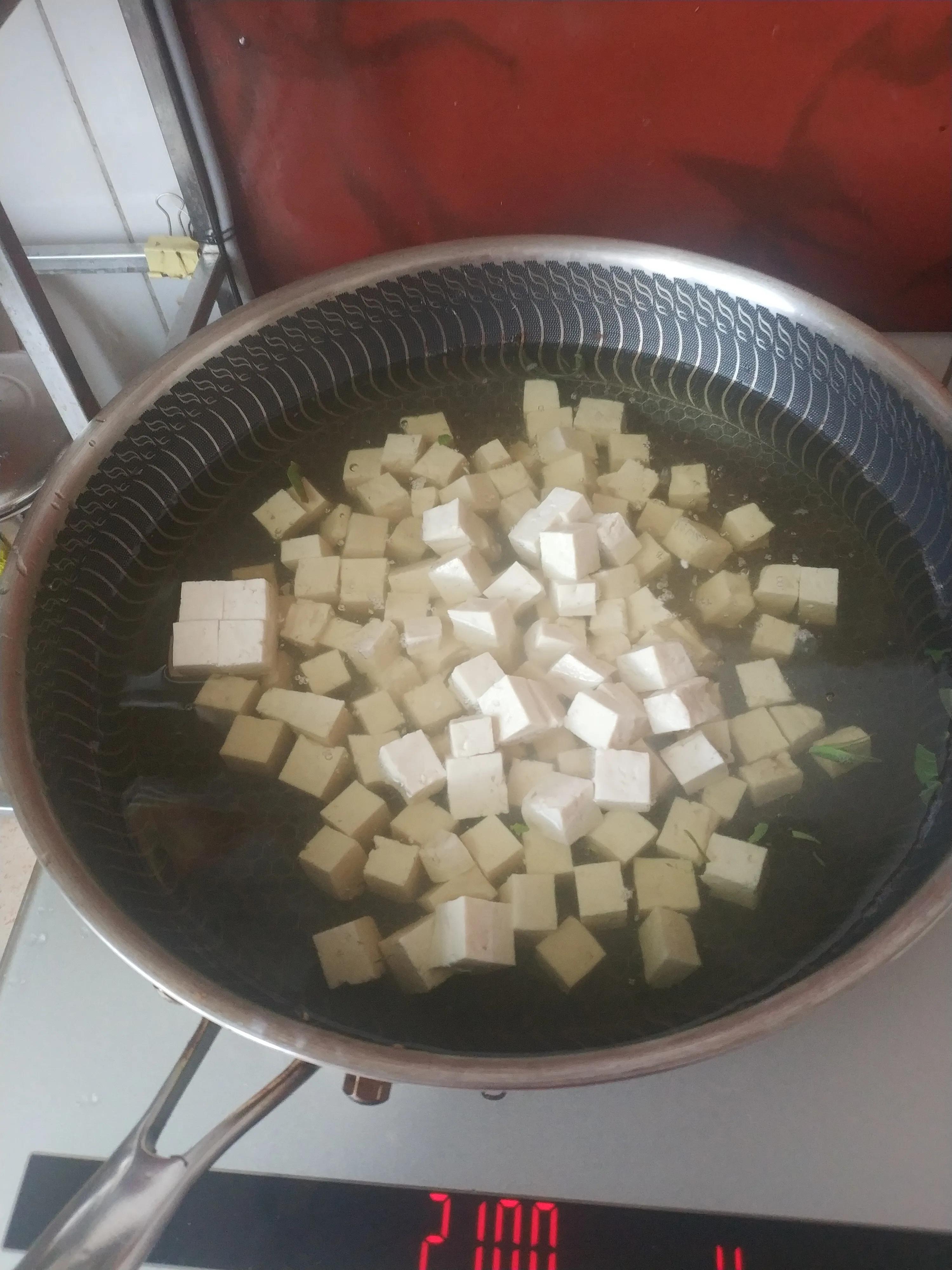 香椿芽拌豆腐需要多少香椿呢,香椿芽拌豆腐几月份最好