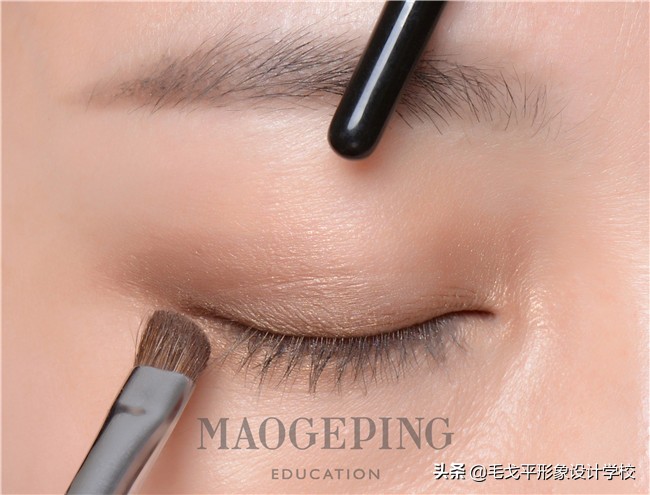 新手化妆秋冬氛围感眼妆,美妆小白也能轻松驾驭的眼妆教程