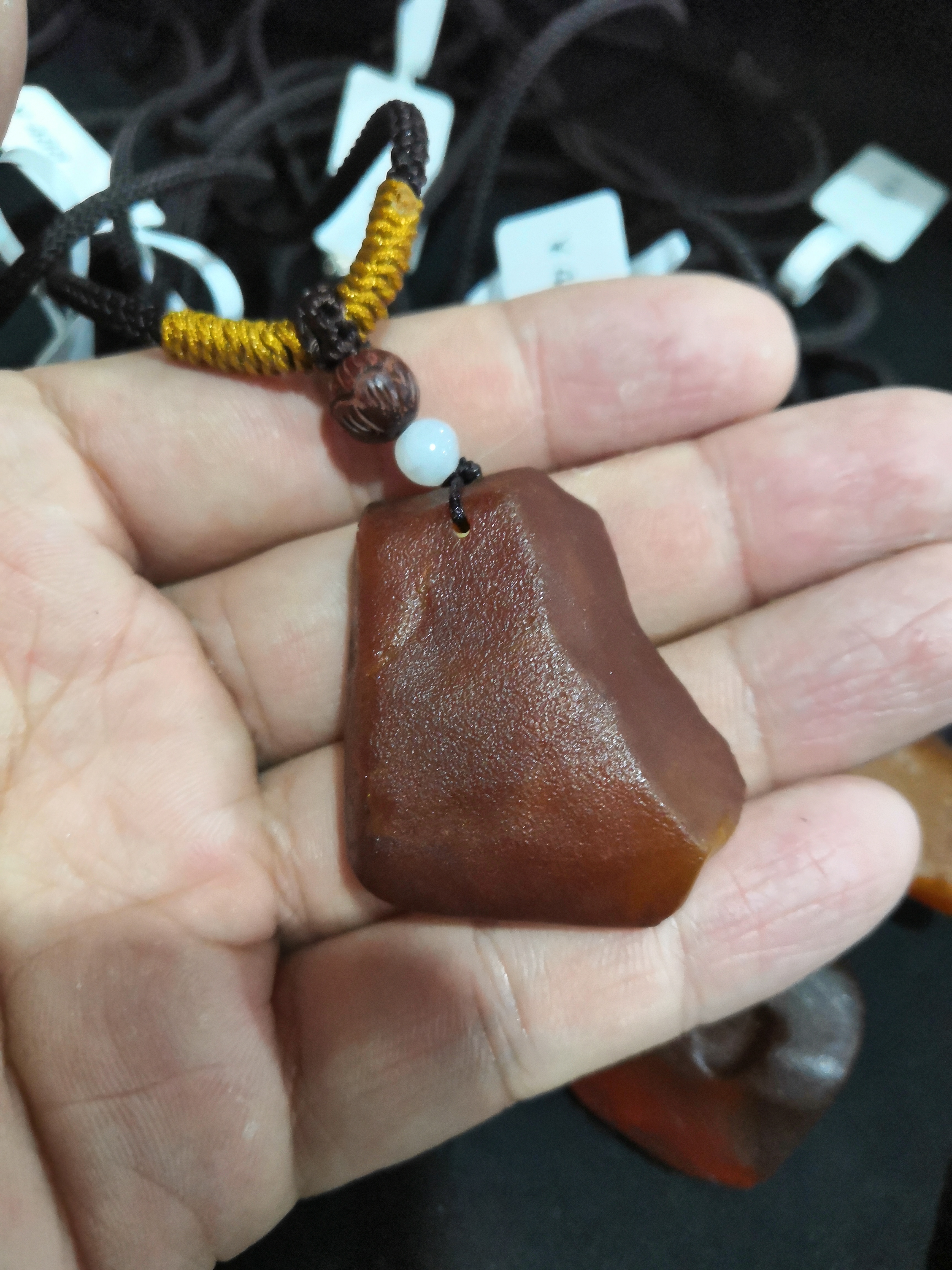 抚顺琥珀蜜蜡鉴别图片,琥珀蜜蜡鉴别方法大揭秘