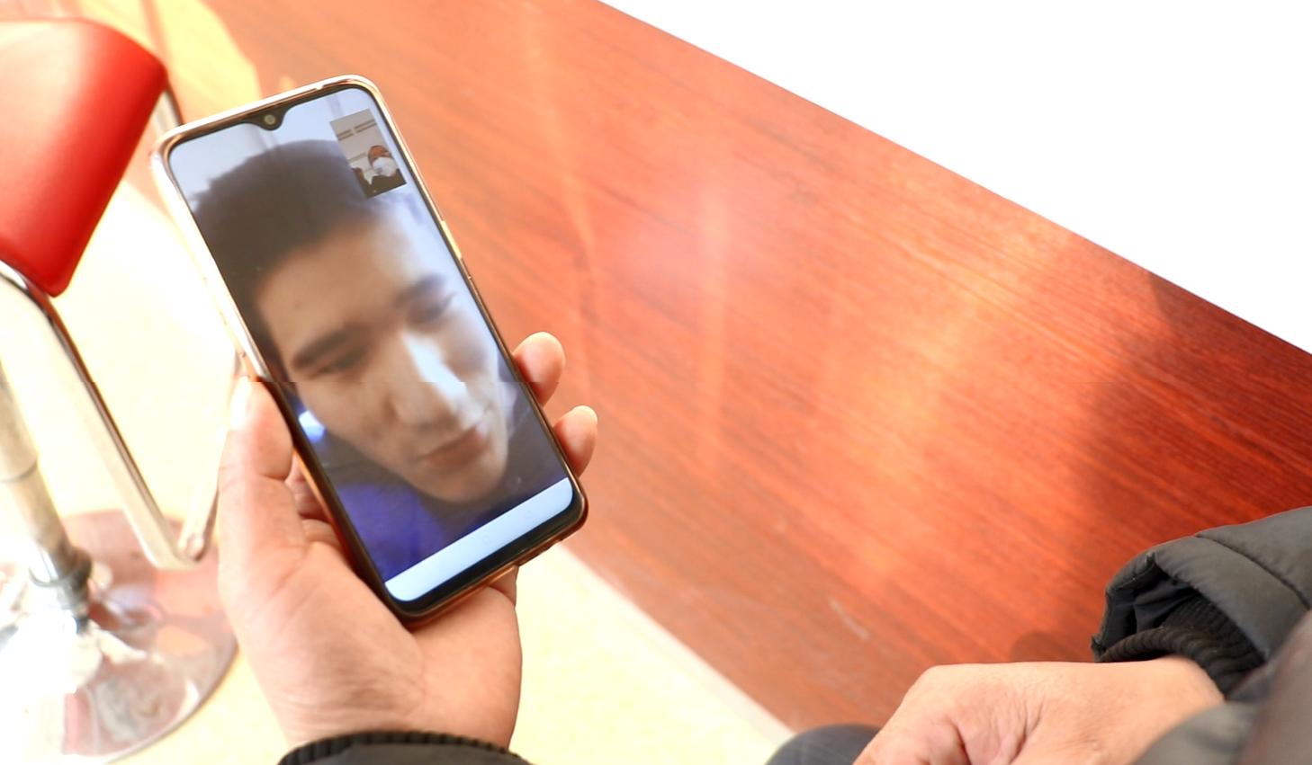 党员代购生活用品,乡村干部帮村民代购