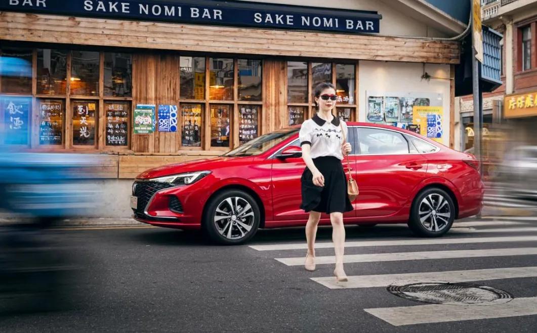 轩逸逸动plus朗逸怎么选,逸动plus高配和朗逸怎么选择