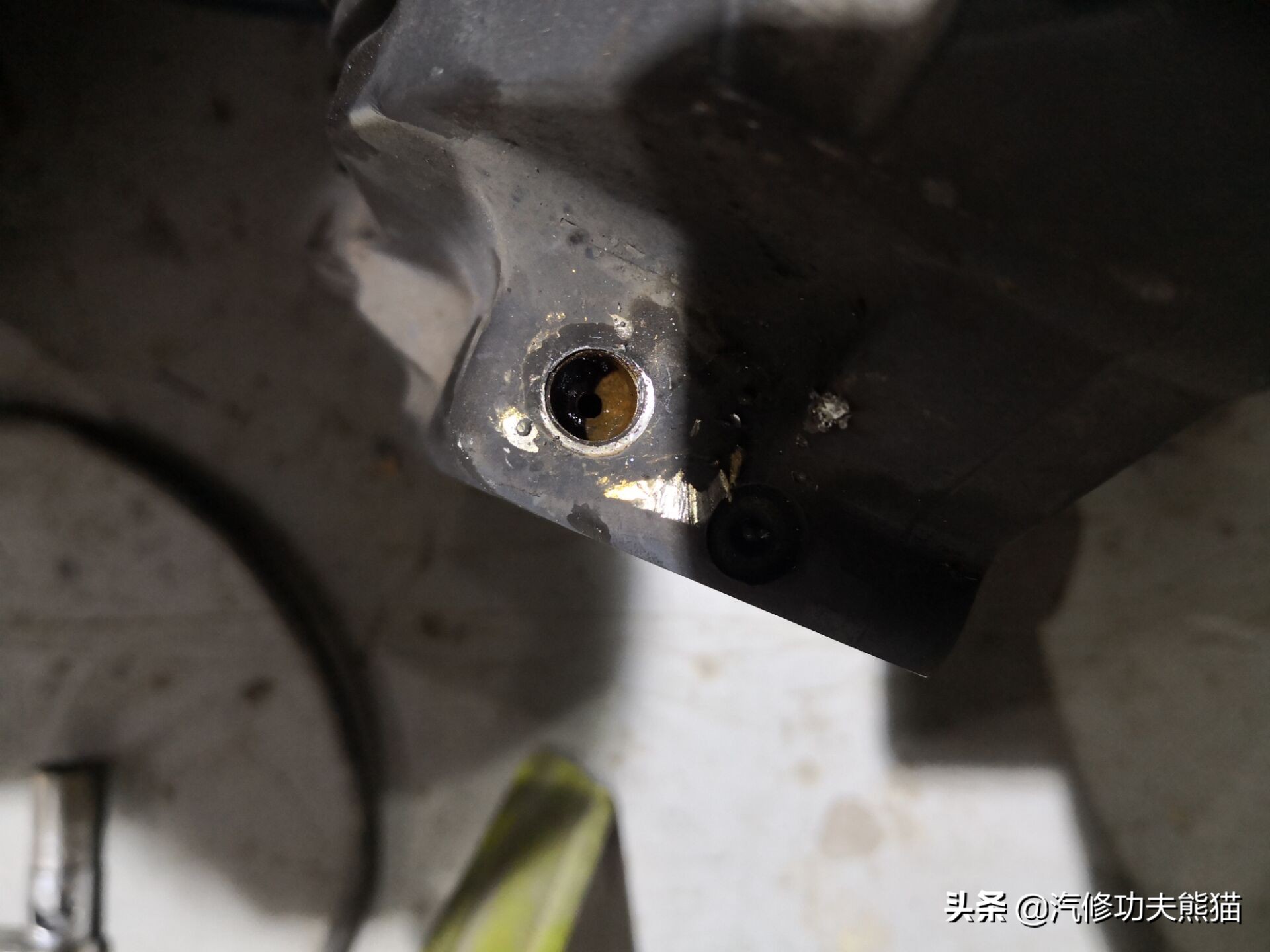 只因修烧机油却被人修到残废！4S拒修！一台奥迪Q7的重生路