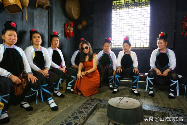 遇龙河乘竹筏漂流，打卡20元人民币取景地，漓江山水画卷尽收眼底