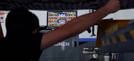 汽车四轮定位仪的配件有哪些,科恩达四轮定位仪是不是杂牌