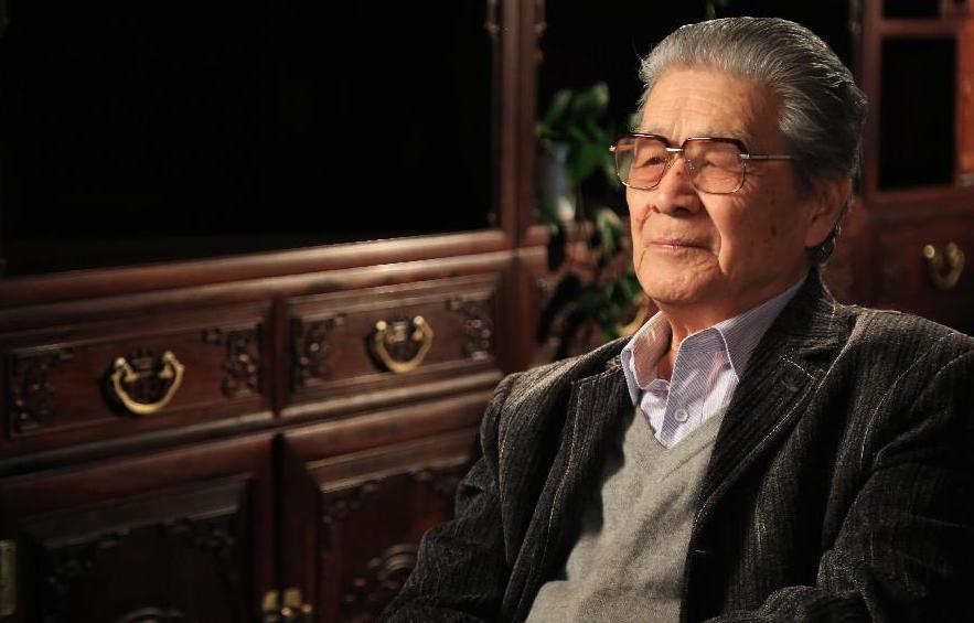 19岁潜伏，63岁饰演姜子牙，“七一勋章”获得者蓝天野有多牛？