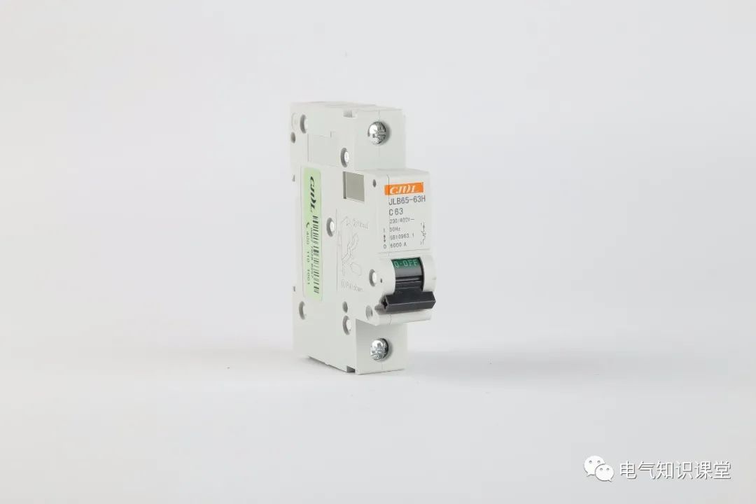 微型断路器bcd是什么意思,微型断路器c和d环境温度区别