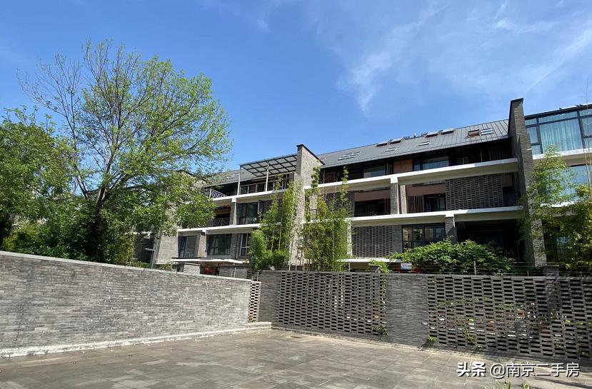 凭实力吸粉！成交破4万/㎡，实探百家湖“网红”神盘