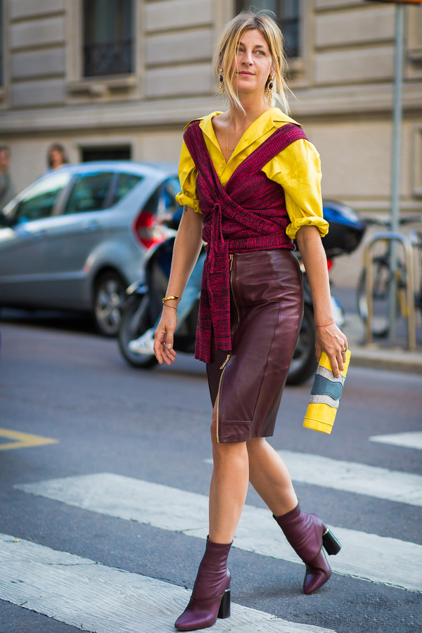 什么颜色显白适合黄黑皮肤衣服,最流行的衣服颜色显肤色白