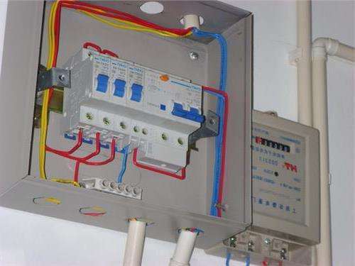 最简单判断电线有没有电,挑高压电线