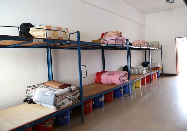 大学的寝室对比,大学的宿舍和高中差别真大