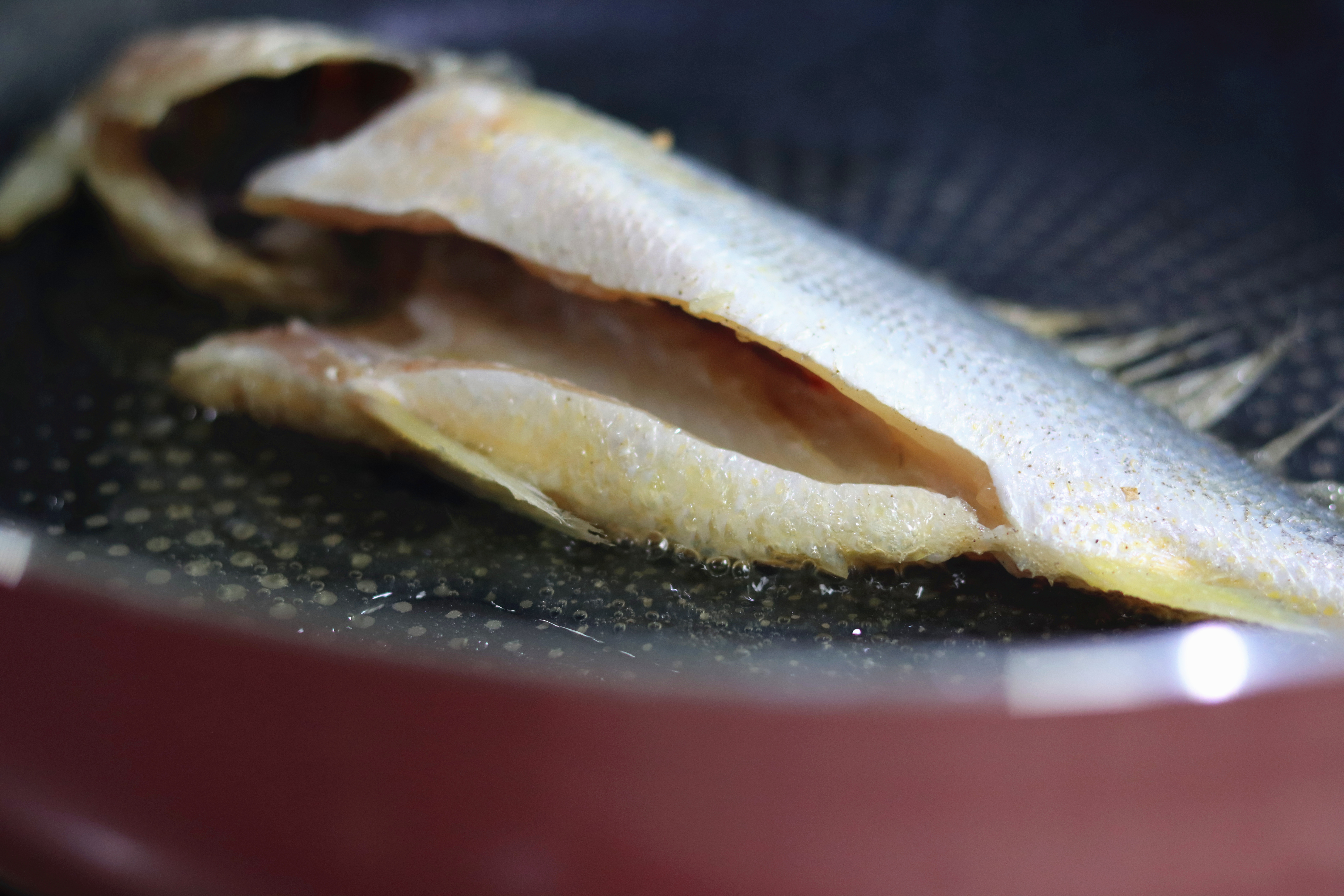 据说这个煎锅能聚油还超好用！——苏泊尔火红点聚油煎锅使用评测