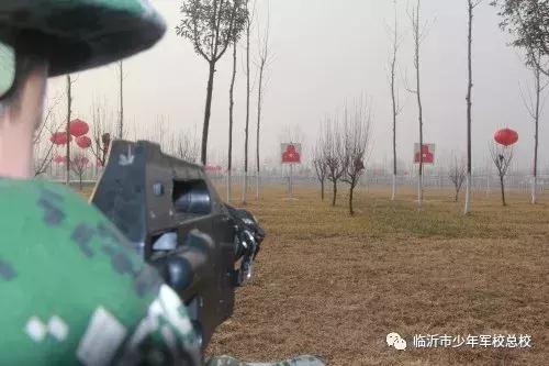 少儿军事夏令营暑假班,军事夏令营助力孩子们实现蜕变