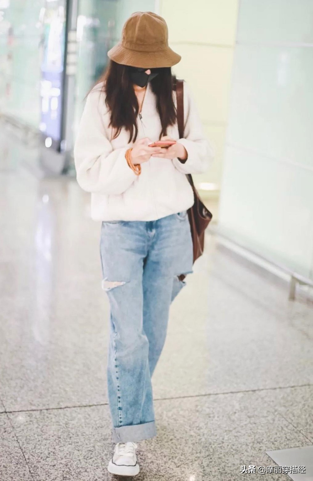 小白鞋不够靓？这4款裤子来加盟，打造“最强”的时尚阵容