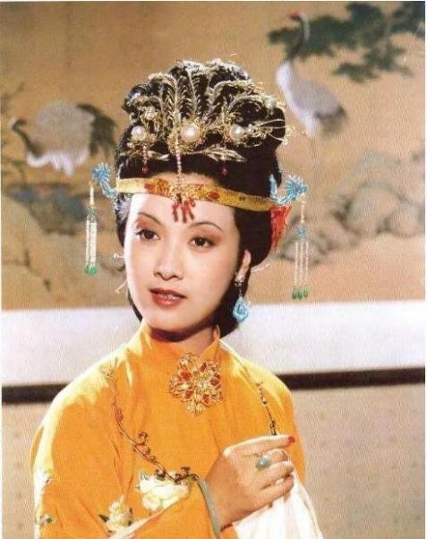 有皱纹依旧很美的女明星,皮肤松弛长皱纹的女明星