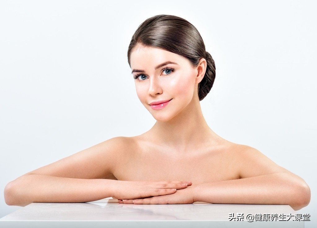 脸上长痘长斑暗黄什么原因,脸上痘多色斑多是缺少什么营养了