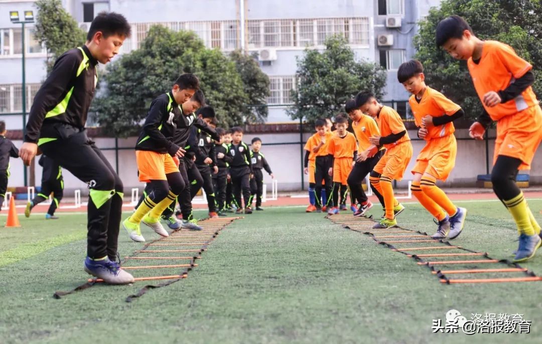 金杯闪闪，洛阳老城实验小学的体育特点很“哇塞”