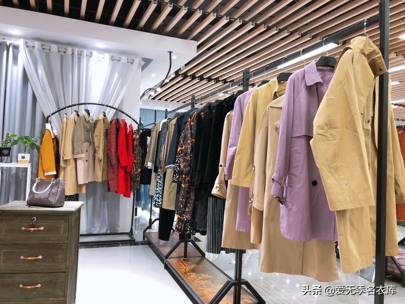 布梵品牌折扣女装尾货批发微信,成都品牌折扣尾货女装批发在哪里