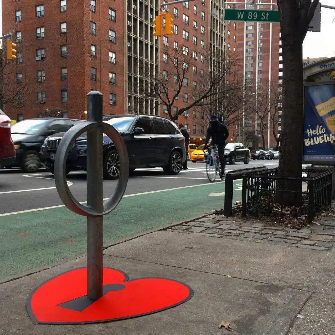 奥斯卡影帝沦为服务员？好莱坞星光大道被糟蹋？网友惊呼神操作