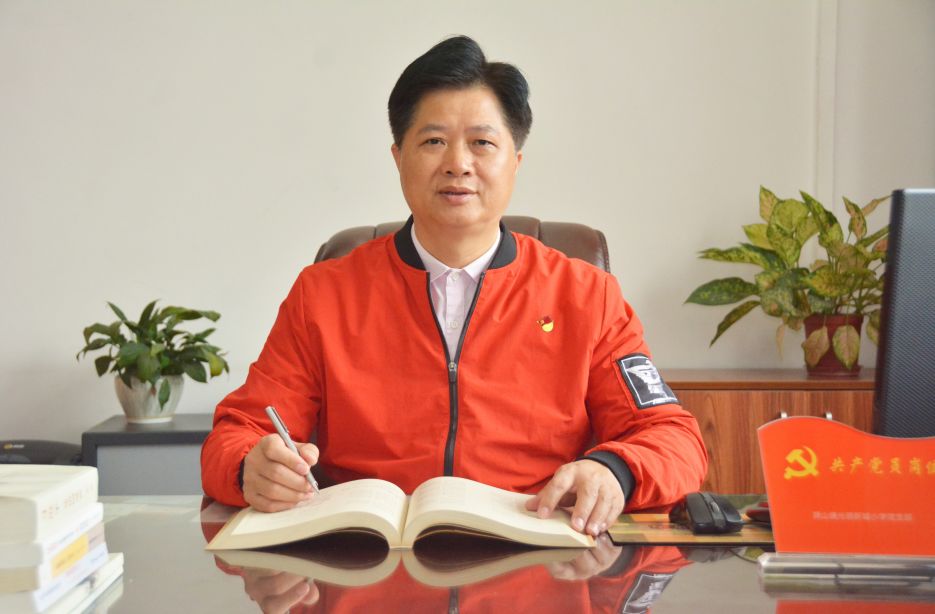 足球小男孩梦想,一个小孩的足球梦想有多难