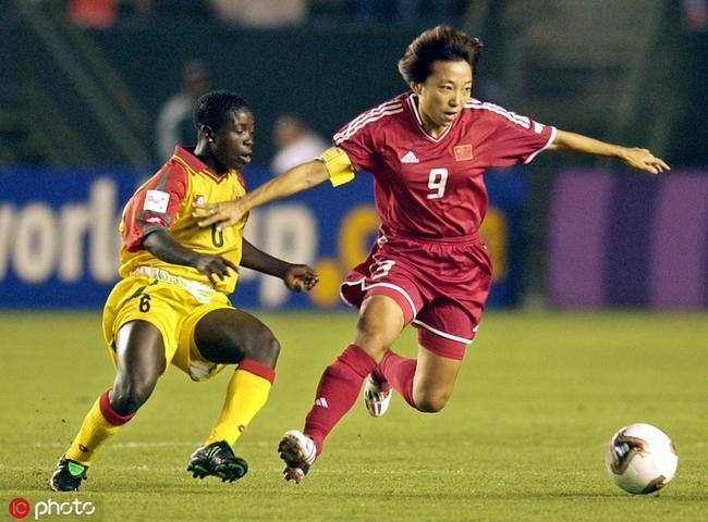 穿裙子的马拉多纳,马拉多纳女足