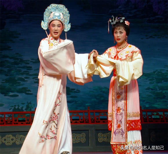 花自飘零水自流是李清照的词吗,李清照一剪梅句子