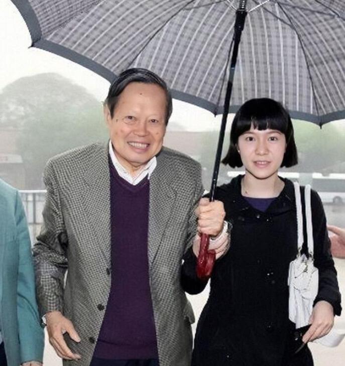 杨振宁与翁帆的现在婚姻状况如何,杨振宁与翁帆如今的婚姻状态如何