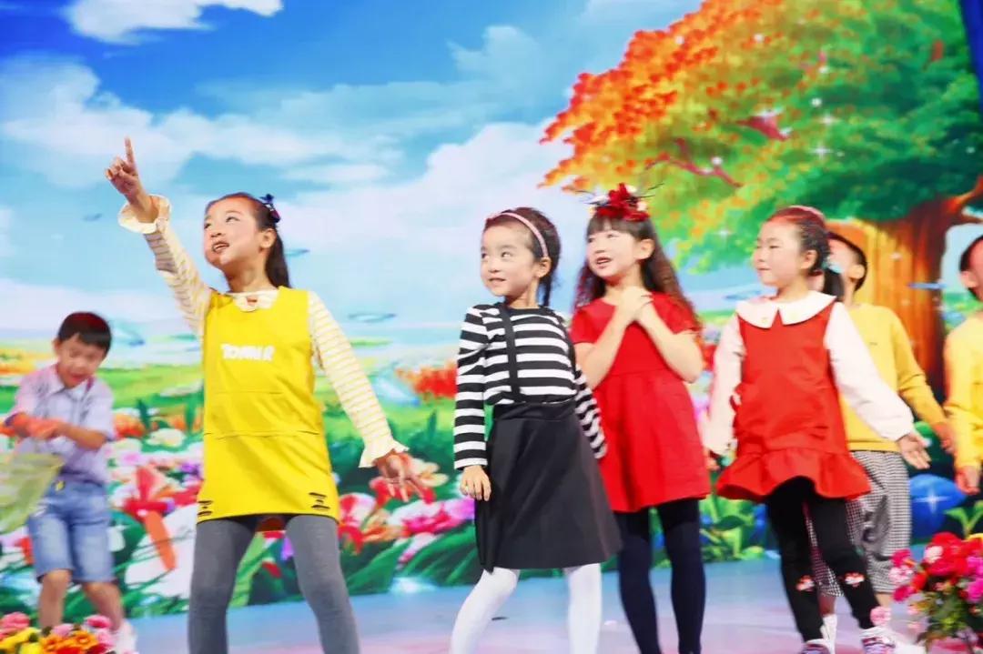 给孩子梦想的舞台,给孩子一个舞台梦