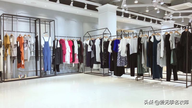 高端女装进货网都有什么,女装品牌折扣批发一手货源在哪里