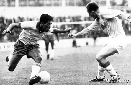 当今足坛盘带最好的球员,足坛十大顶级天赋球员加林查