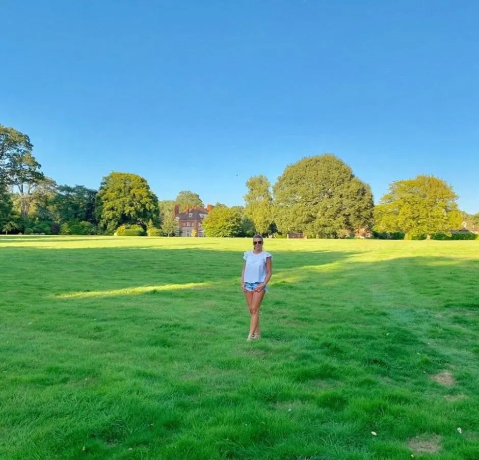 特里网上晒四千万超级豪宅，马场、网球场和室外潜水池，一应俱全