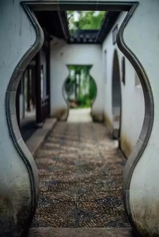 诗词：夏日如年，以香消之，寂静可知