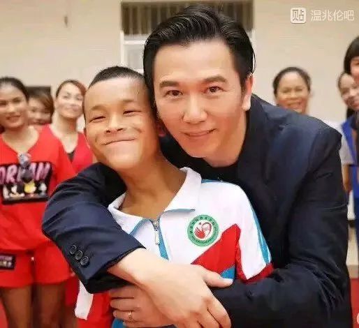 温兆伦年轻的时候帅吗,温兆伦高光时刻