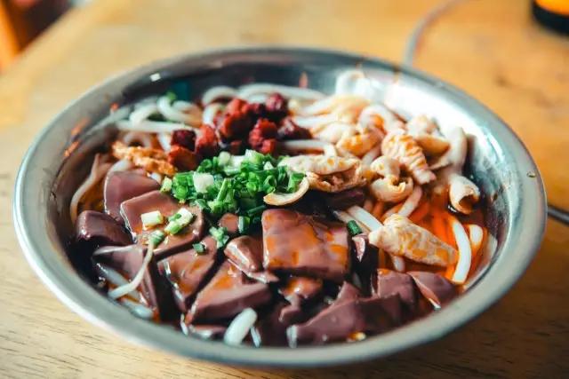 中国最著名十大小吃街及特点美食,中国夜市十大小吃街排行榜