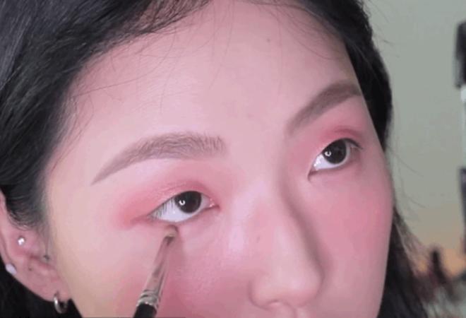 单眼皮一大一小怎么画单眼皮眼妆,单眼皮女生适合的风格