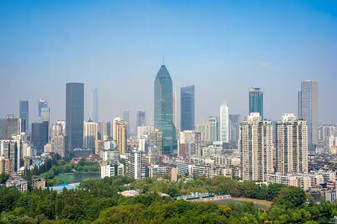 北上广深比成都更有前途吗,北上广深与成都差距会越来越大吗