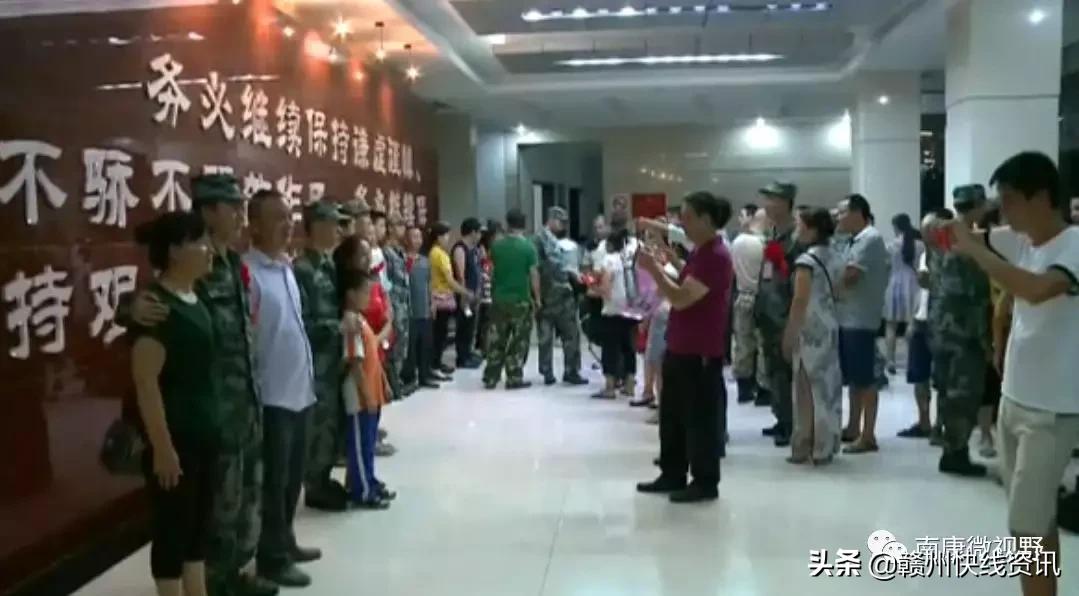 激动！赣州南康101名好男儿胸佩红花，踏上征程