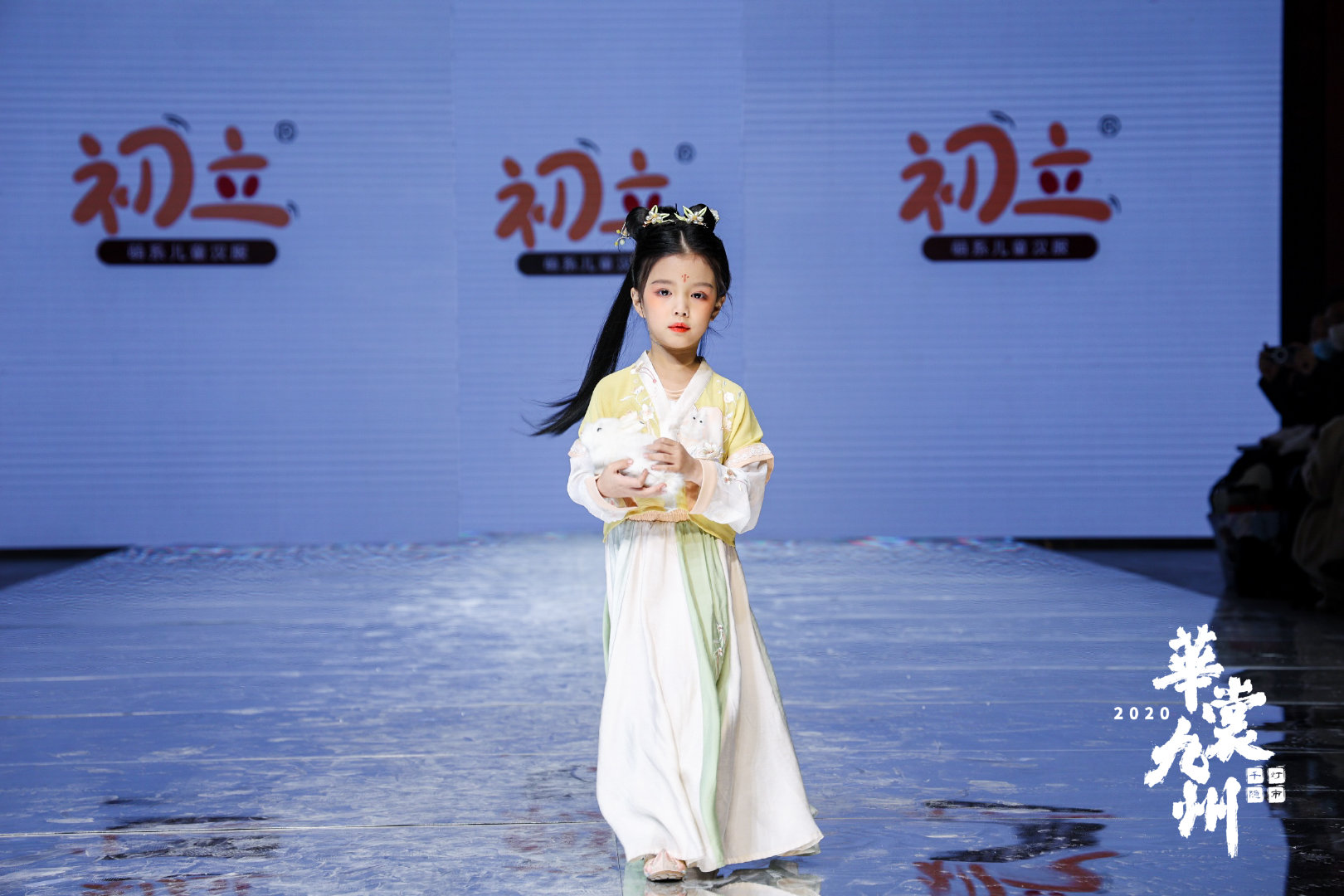 盘点那些穿上汉服的小孩子,穿汉服的小模样太可爱了