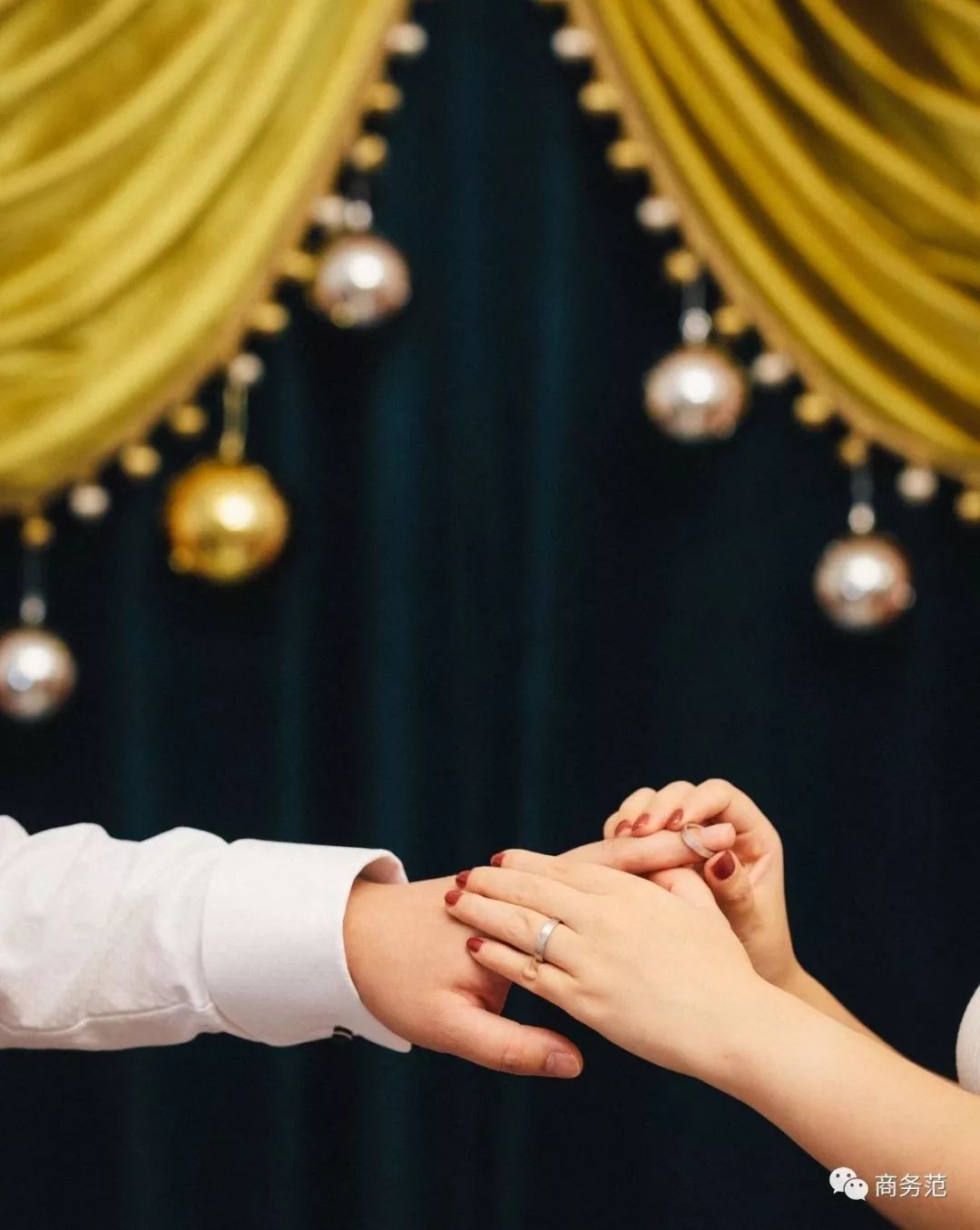 圣诞珠宝哪个牌子好看,圣诞节适合的珠宝