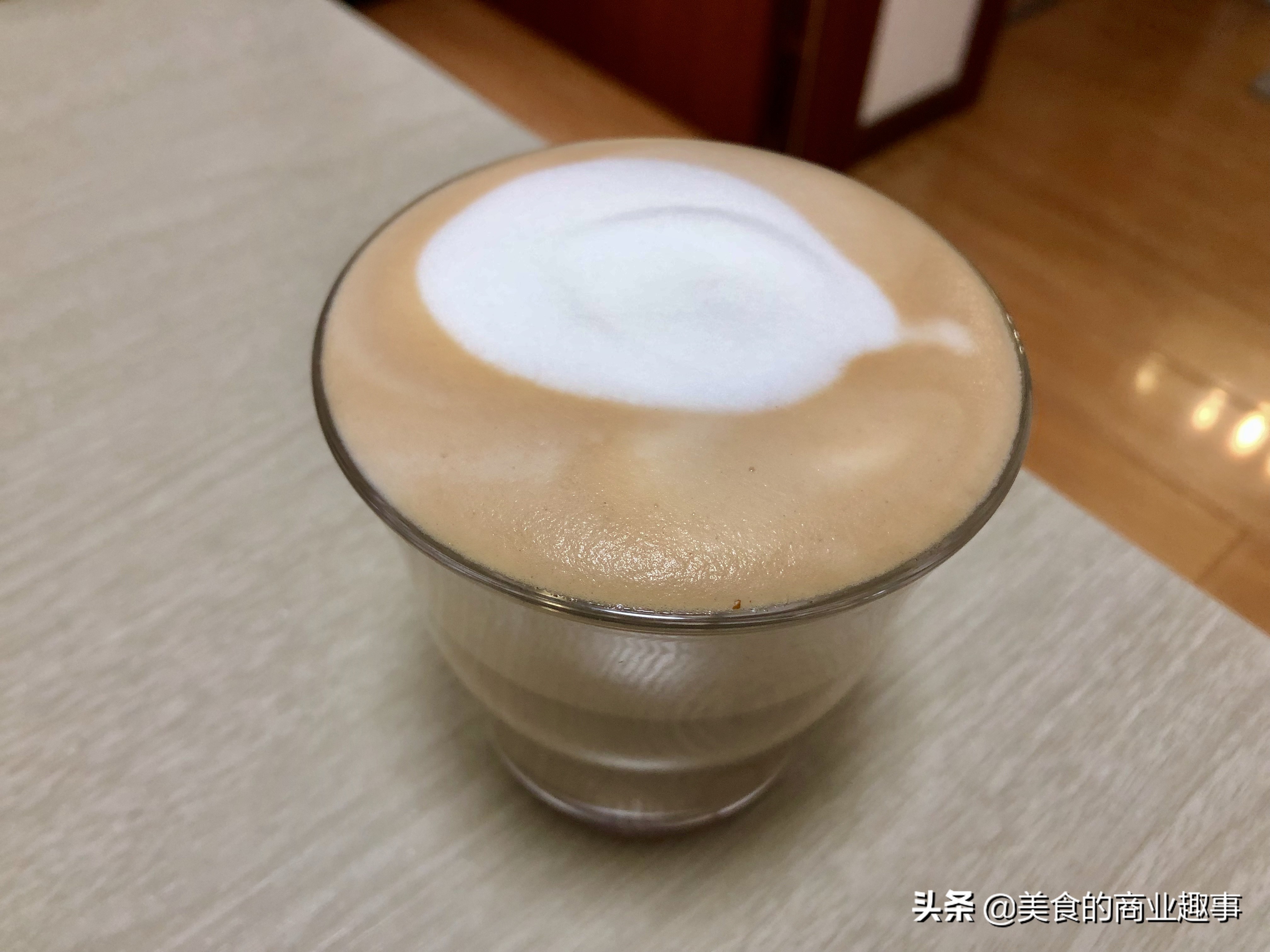 宅家办公，没咖啡机也能喝到一杯奶泡丰富的拿铁丨真实测评