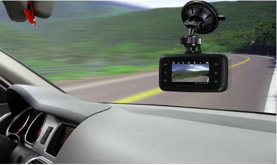 行车记录仪安装支架有什么讲究,行车记录仪选择多媒体还是记录仪