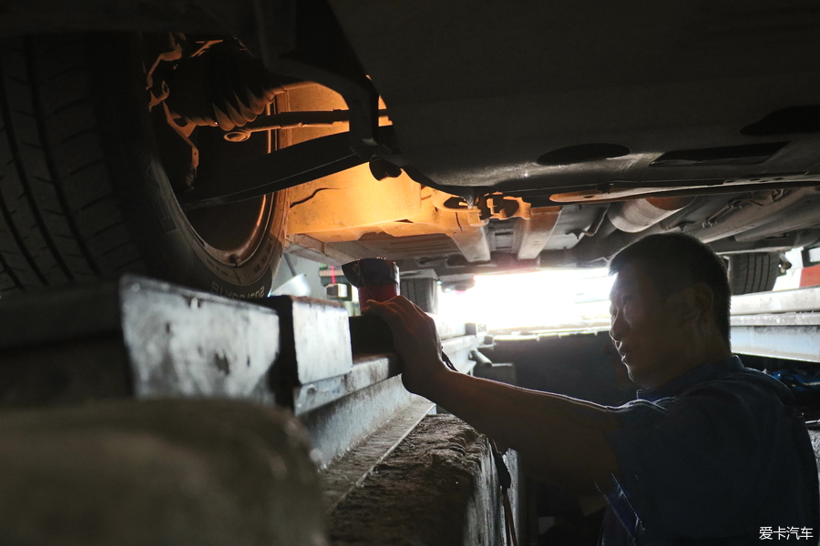 汽车5万km左右需要更换哪些零件,30万公里的车应该换哪些零部件