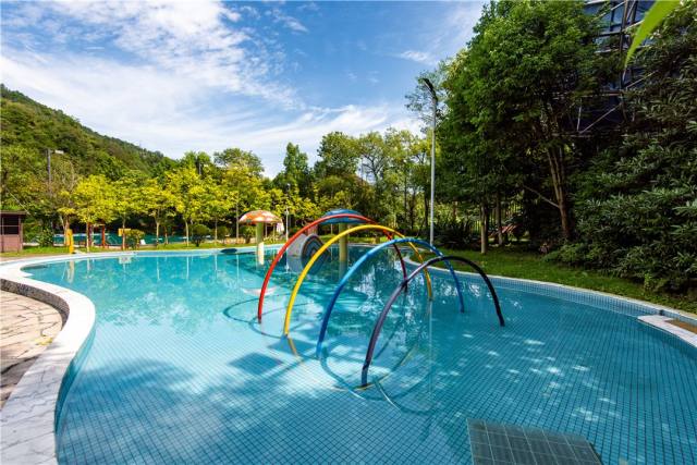 花水湾旅游度假区酒店,花水湾金陵温泉酒店是天然温泉吗